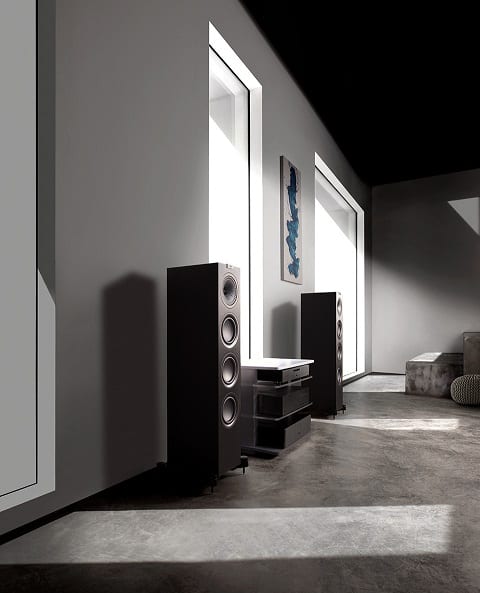 KEF Q550 zwart - lifestyle - Zuilspeaker