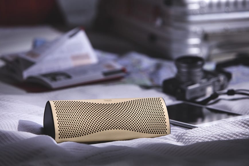 KEF MUO horizon gold - lifestyle - Bluetooth speaker