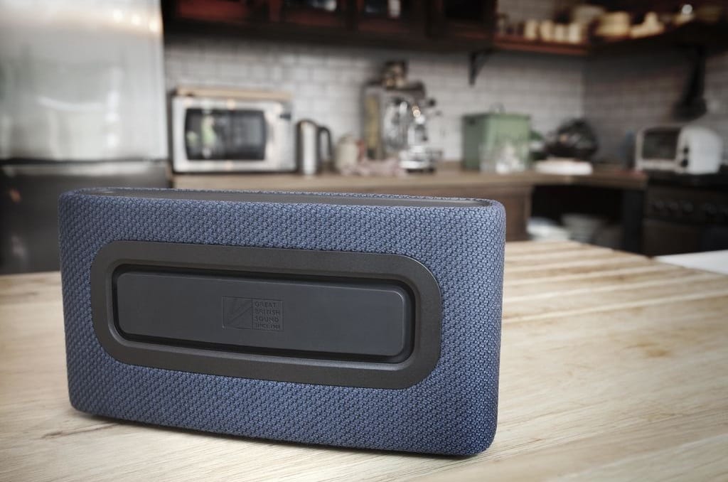 Cambridge Audio YOYO S blue - lifestyle - Bluetooth speaker