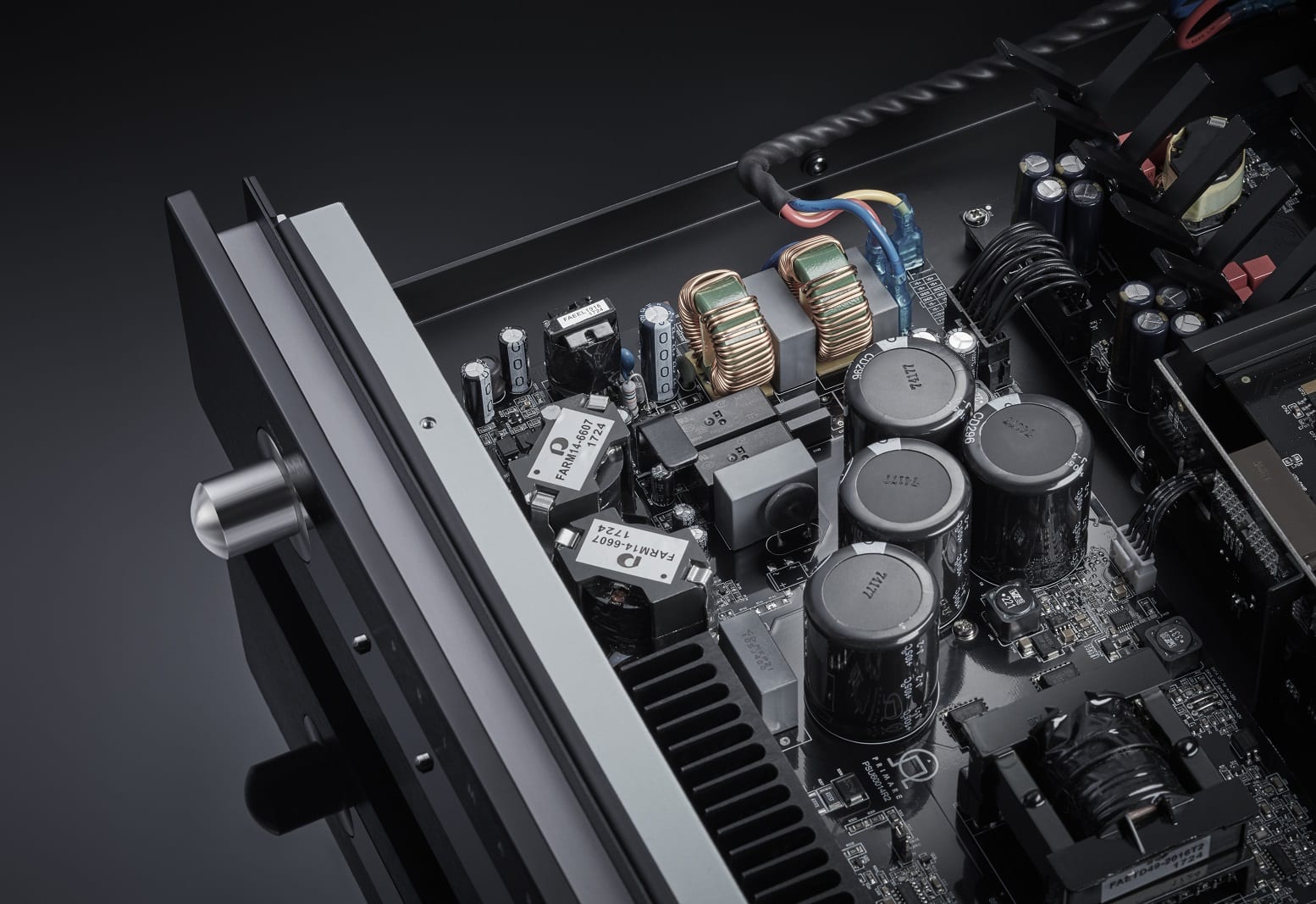 Primare I35 DAC titanium - detail - Stereo versterker