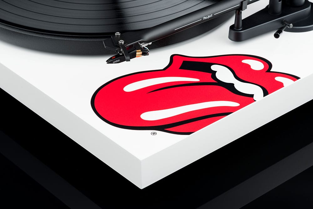 Pro-Ject Debut 3 Rolling Stones wit - detail - Platenspeler