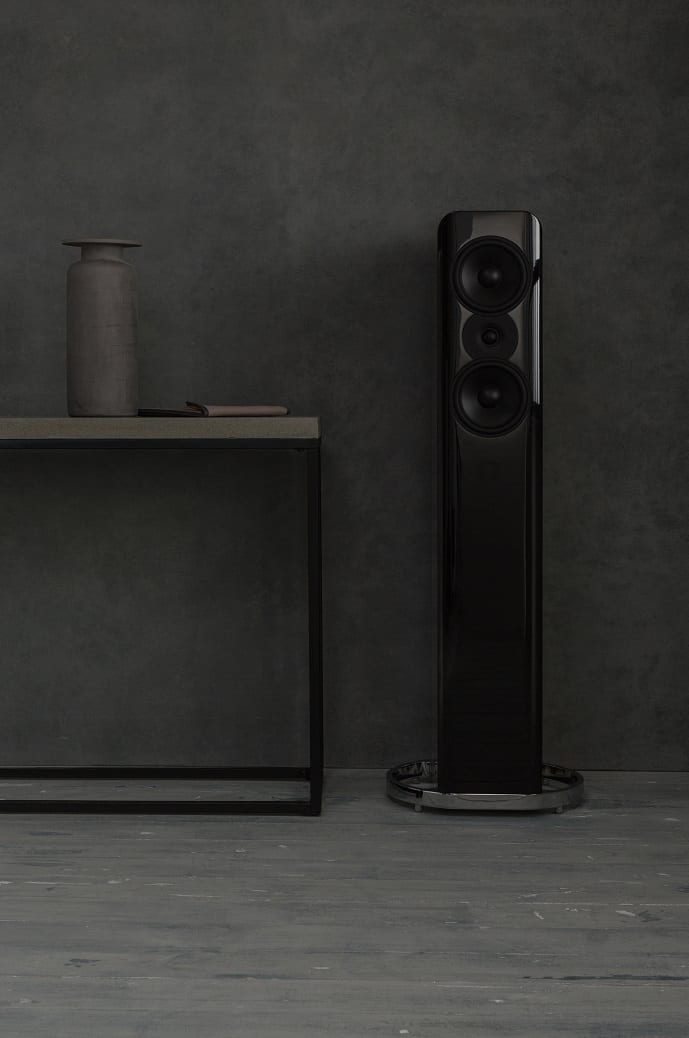 Q Acoustics Concept 500 zwart hoogglans - lifestyle - Zuilspeaker