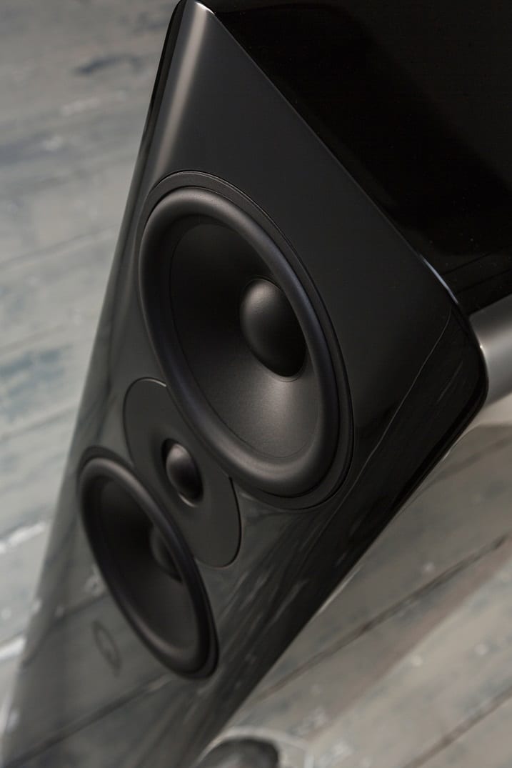 Q Acoustics Concept 500 zwart hoogglans - detail - Zuilspeaker