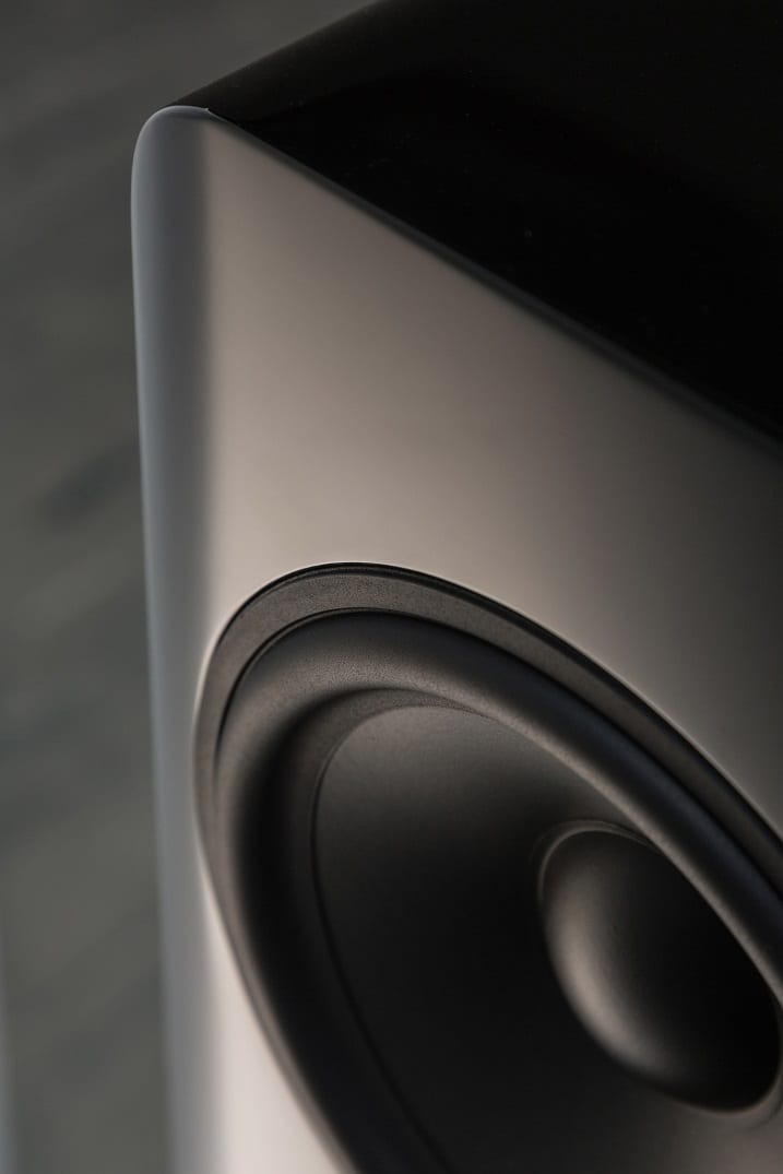 Q Acoustics Concept 500 zwart hoogglans - detail - Zuilspeaker