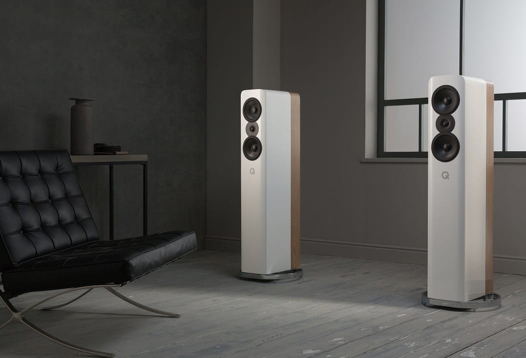 Q Acoustics Concept 500 wit/licht eiken - lifestyle - Zuilspeaker