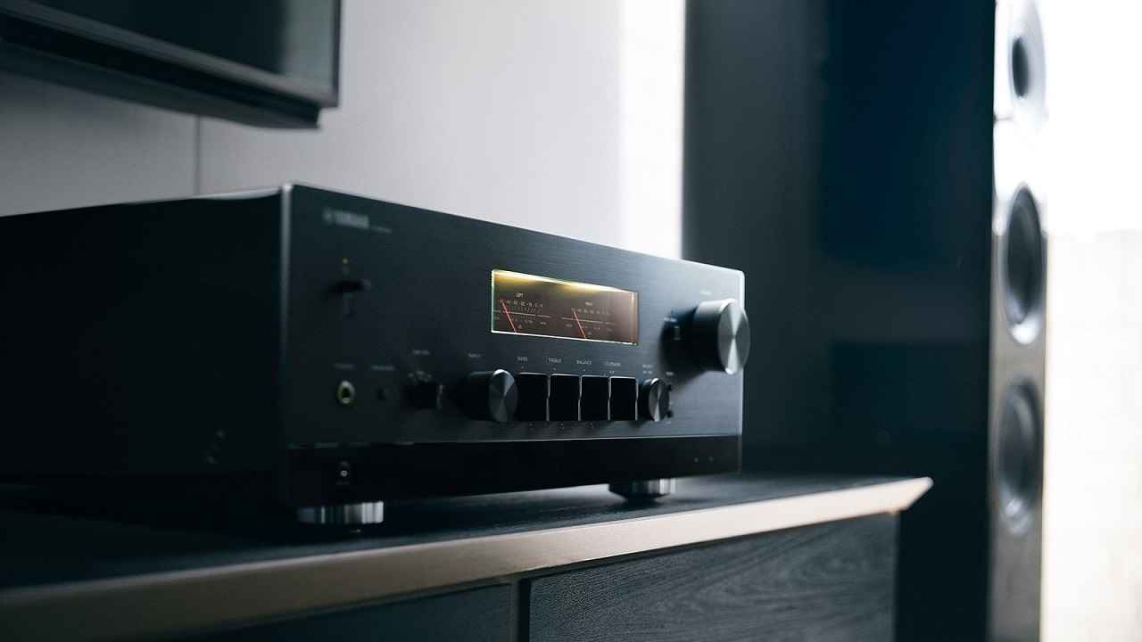 Yamaha R-N2000A zwart - lifestyle - Stereo receiver