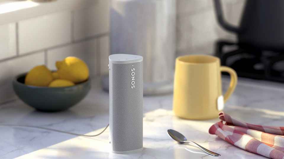 Sonos Roam SL wit - lifestyle - Bluetooth speaker