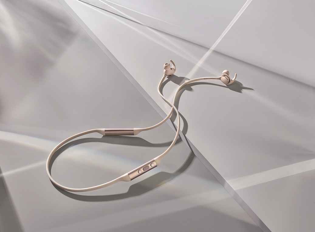 Bowers & Wilkins PI3 gold - beauty - In ear oordopjes