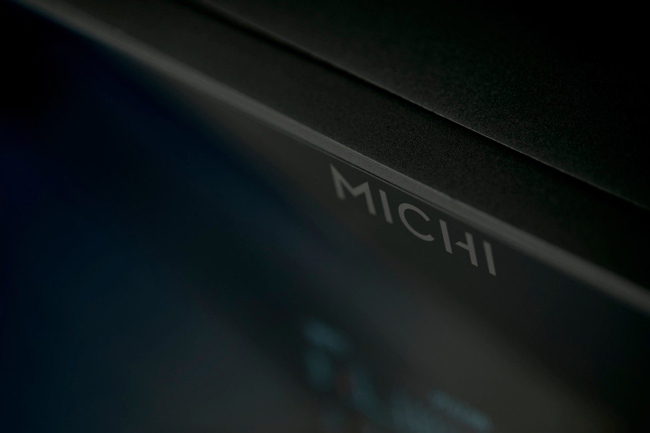 Rotel Michi P5 zwart - detail - Voorversterker