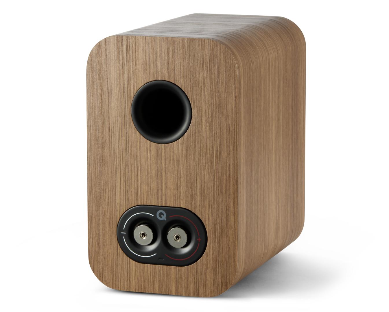 Q Acoustics 5010 eiken - achteraanzicht - Boekenplank speaker