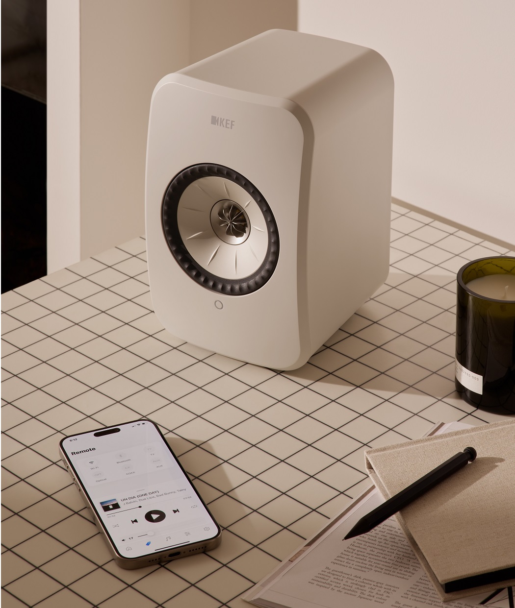 KEF LSX II LT stone white - lifestyle - Wifi speaker