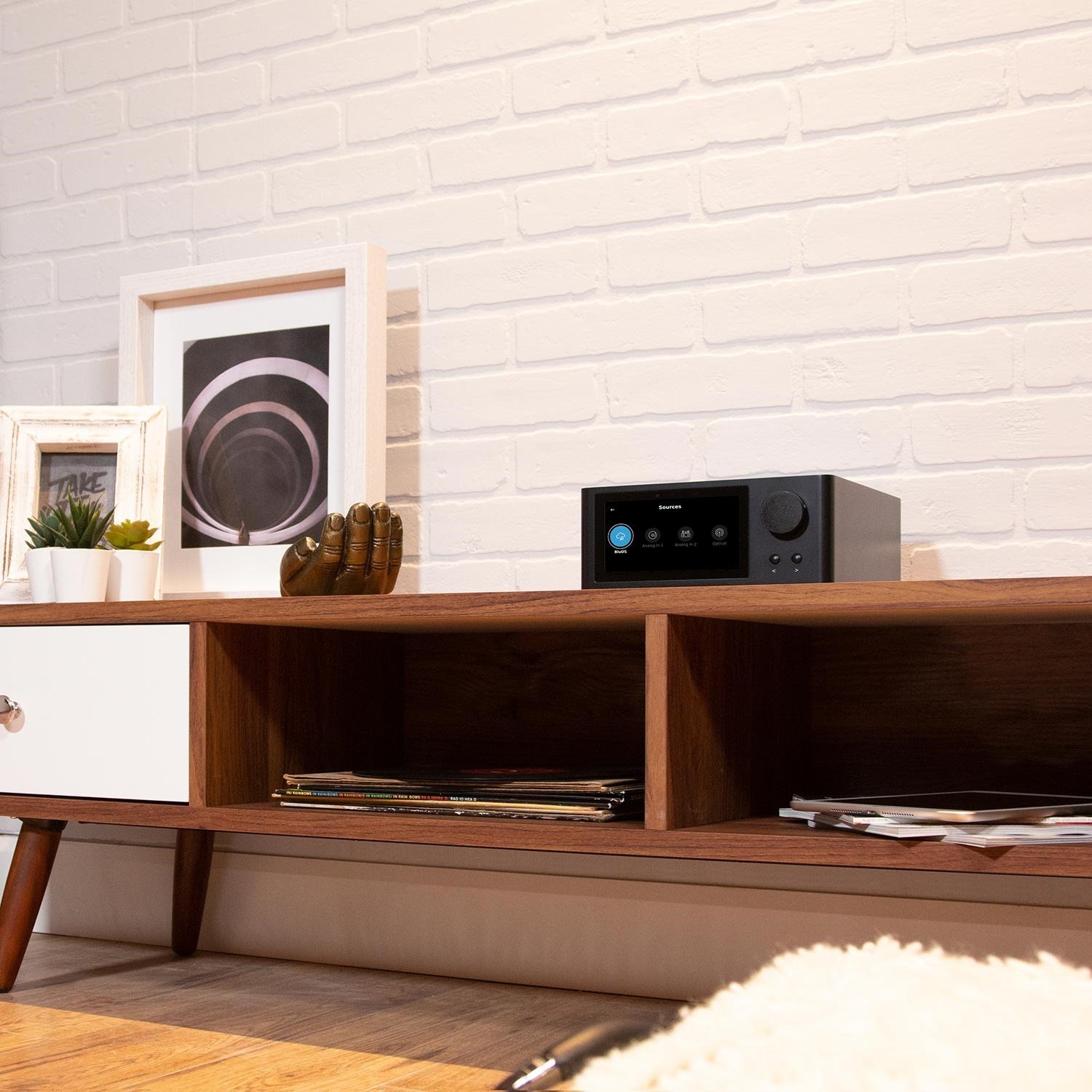 NAD C700 (demo) - lifestyle - Stereo receiver