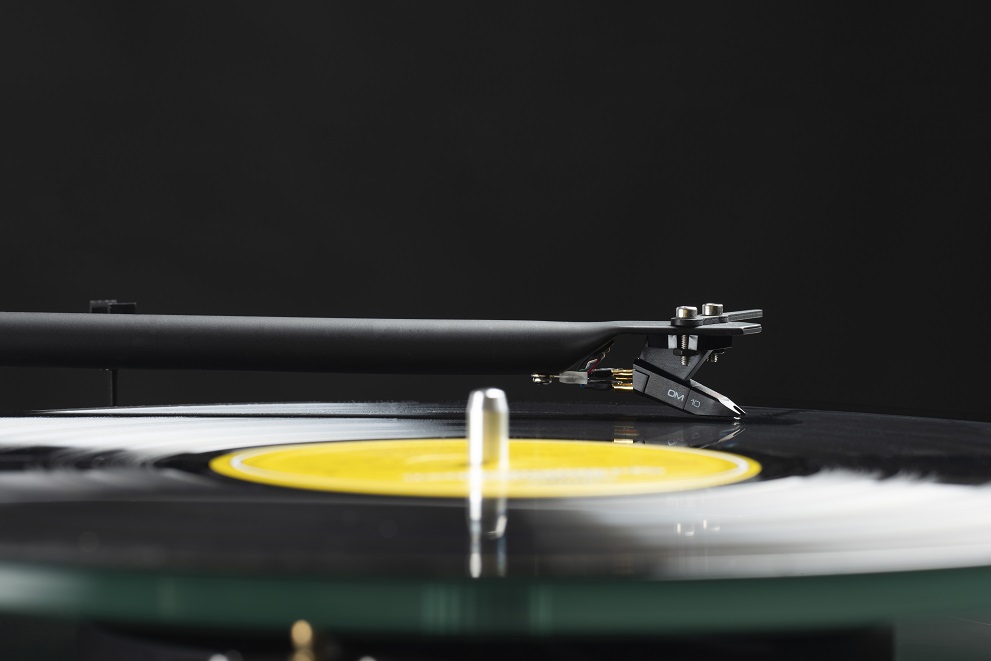 Pro-Ject T1 EVO BT walnoot - Platenspeler