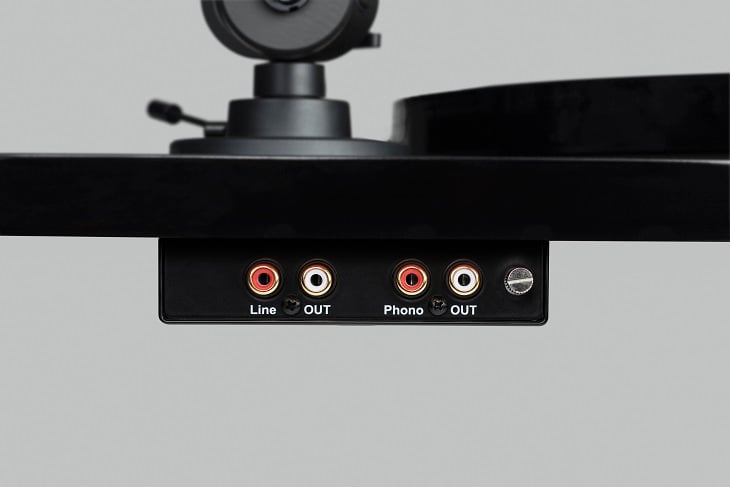 Pro-Ject E1 BT (AT3600L) zwart hoogglans - achterkant - Platenspeler
