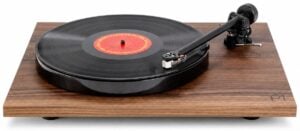 Rega Planar 1 Plus walnoot