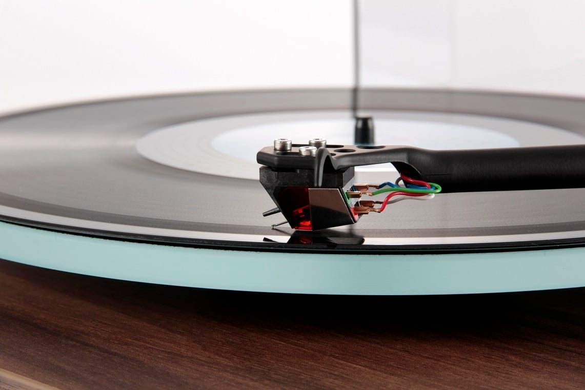 Rega Planar 2 Nd3 walnoot - Platenspeler