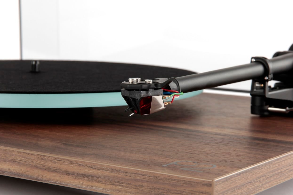 Rega Planar 2 Nd3 walnoot - Platenspeler